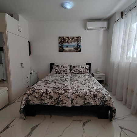 Studio-apartman Ella Porec Esterno foto