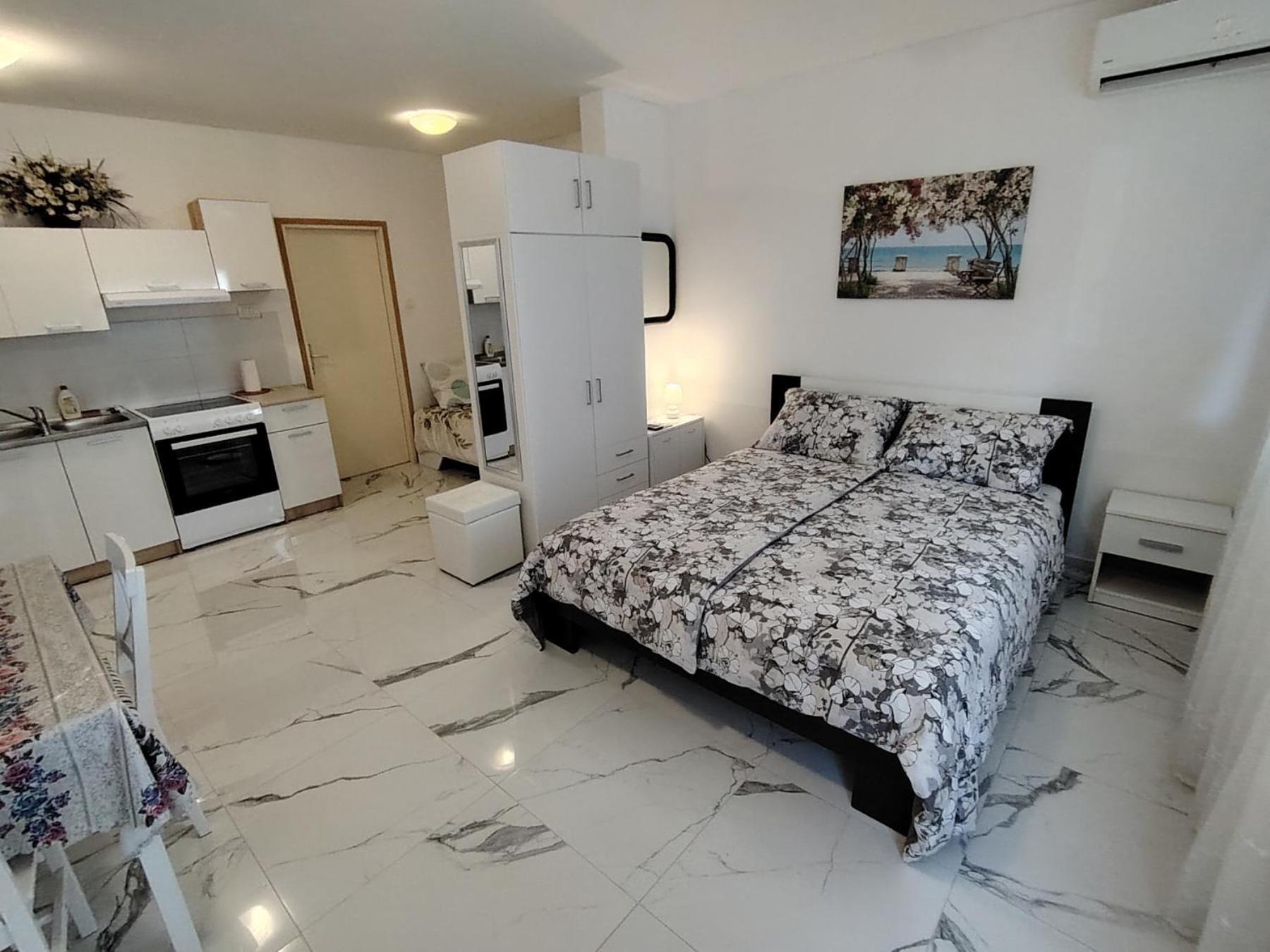Studio-apartman Ella Porec Esterno foto